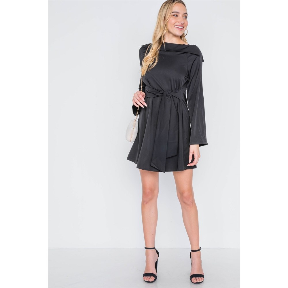 Straight Neck Solid Front-tie Dress - Picture 2 of 7